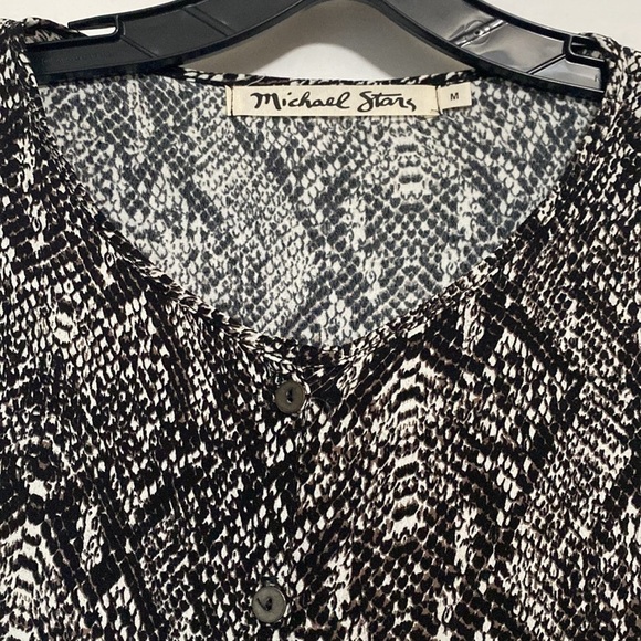 Snake Print Button Down Top - Picture 2 of 4